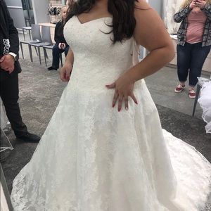 David’s bridals princess dress. Size 22